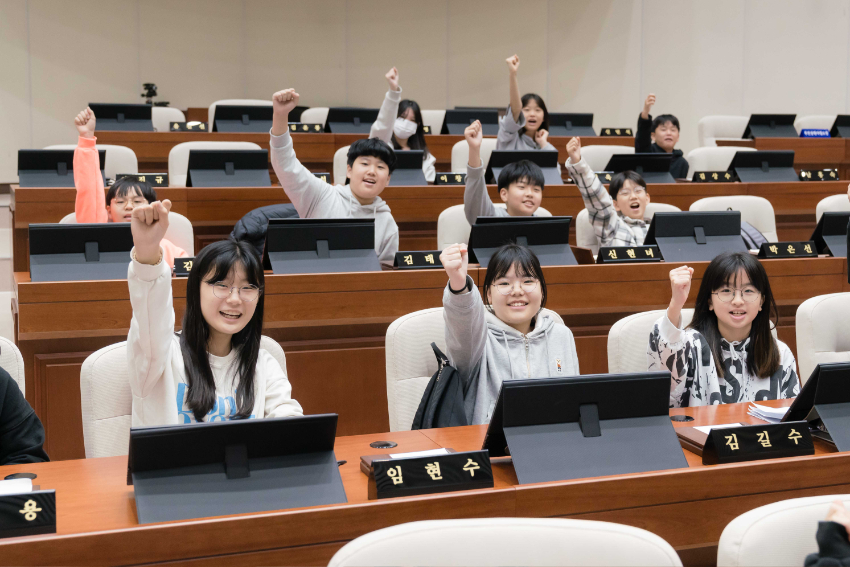 20231107 용인특례시의회 청소년 지방자치아카데미, 역북초등학교 참여(2).jpg