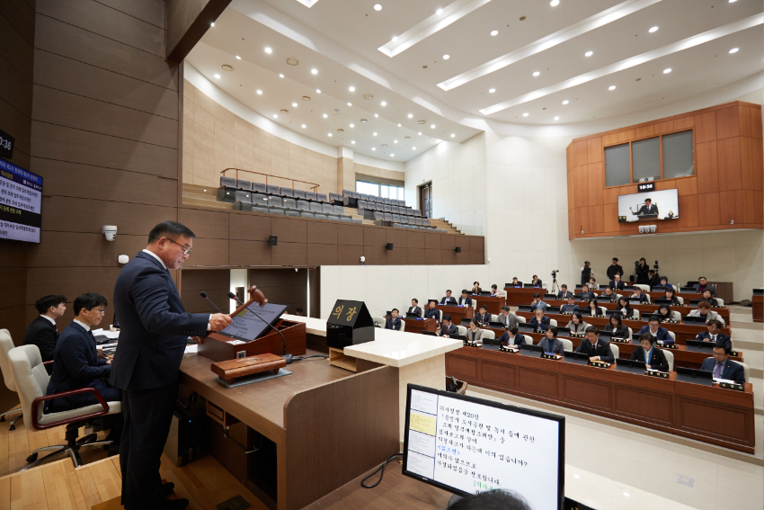 20231120 용인특례시의회, 제277회 제2차 정례회 제2차 본회의 열어(1).jpg