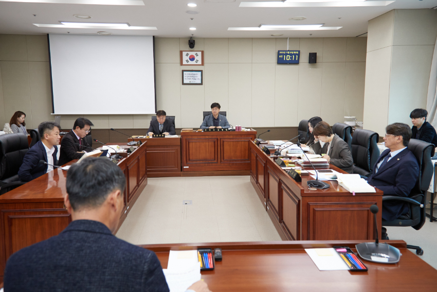 20231128 행정사무감사 8일차(4)도시건설위원회.jpg