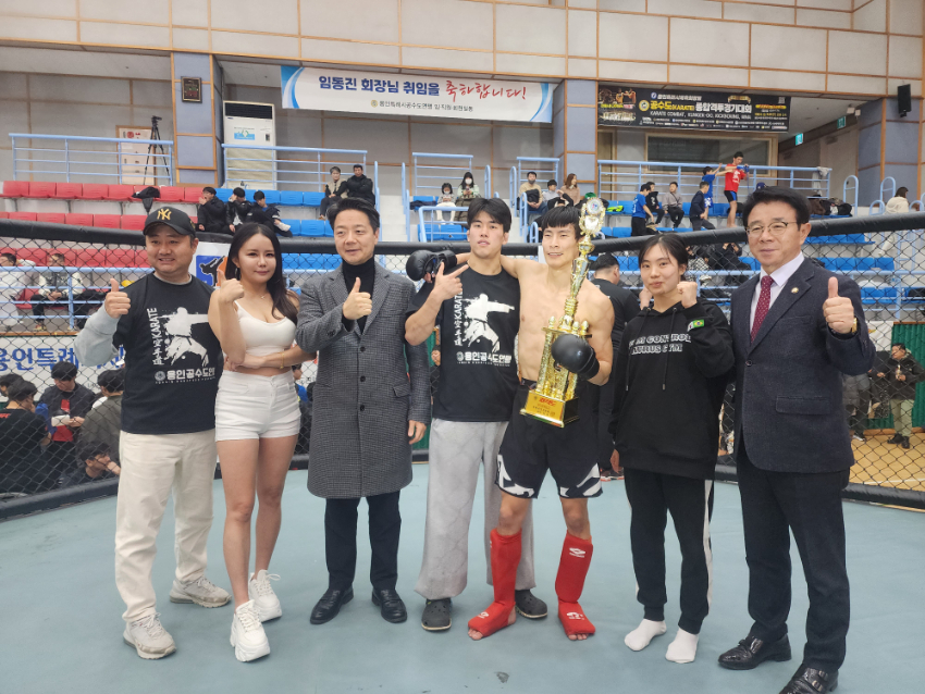 김범수국토부자문위원 김윤선시의원 우승자시상.jpg