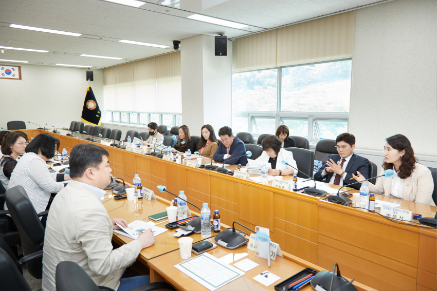 [사진3] 의원연구단체 지역중심 문화도시 연구용역 착수보고회-05.jpg