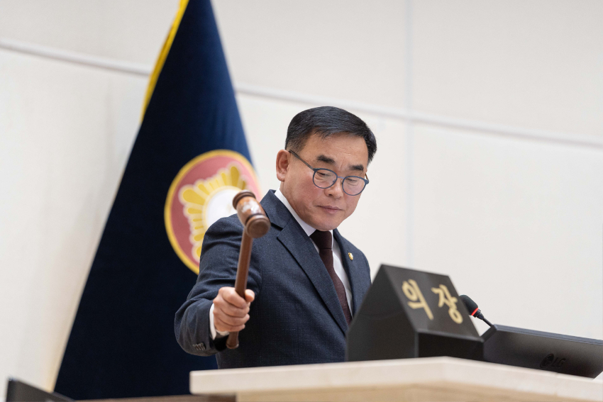 20240206 제279회 임시회 제2차 본회의(3).jpg