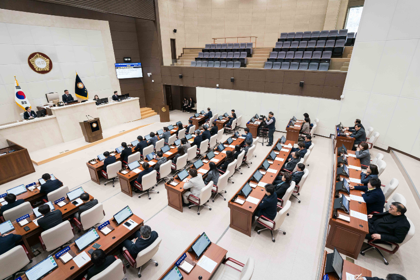 20240206 제279회 임시회 제2차 본회의(2).jpg