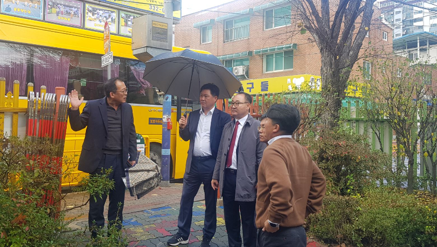 240226_김영민 의원_학교 통학로 개선 노력 결실 맺어_사진2.JPG