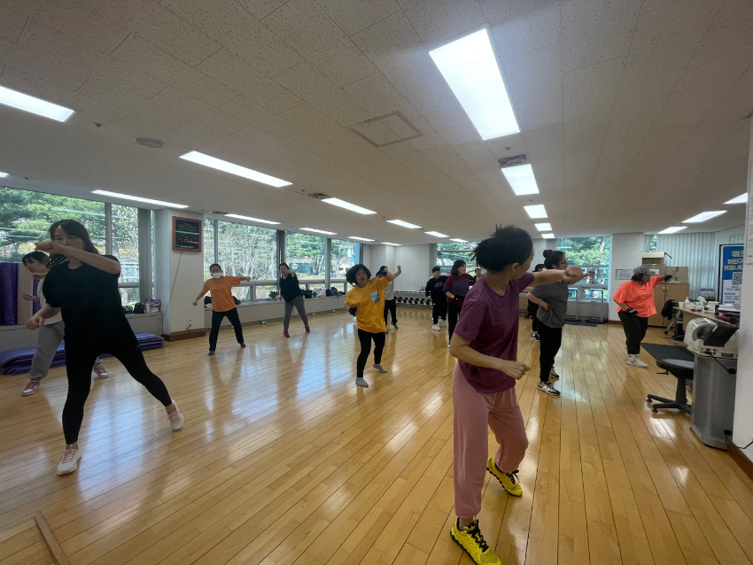7-2. 용인특례시 처인구보건소의 비만예방 운동교실.jpg