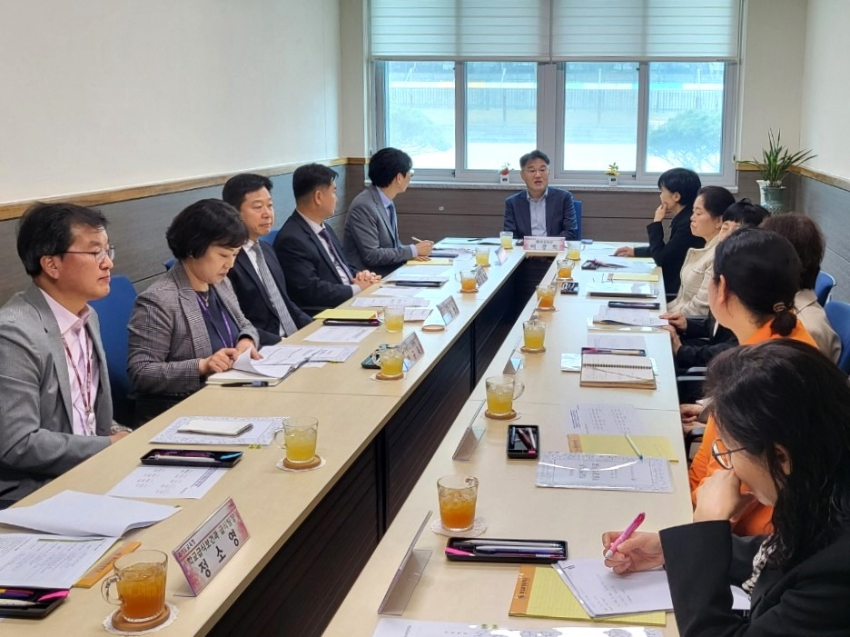 240411 경기도교육청, 자율선택급식 실천학교 방문으로 현장 소통과 지원에 힘쓴다(학교급식보건과) 사진1.jpg