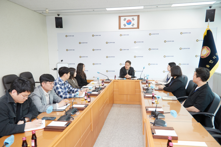 20240502 용인특례시의회 이창식 의원, 의회 정책지원관과 소통간담회 개최(2).jpg