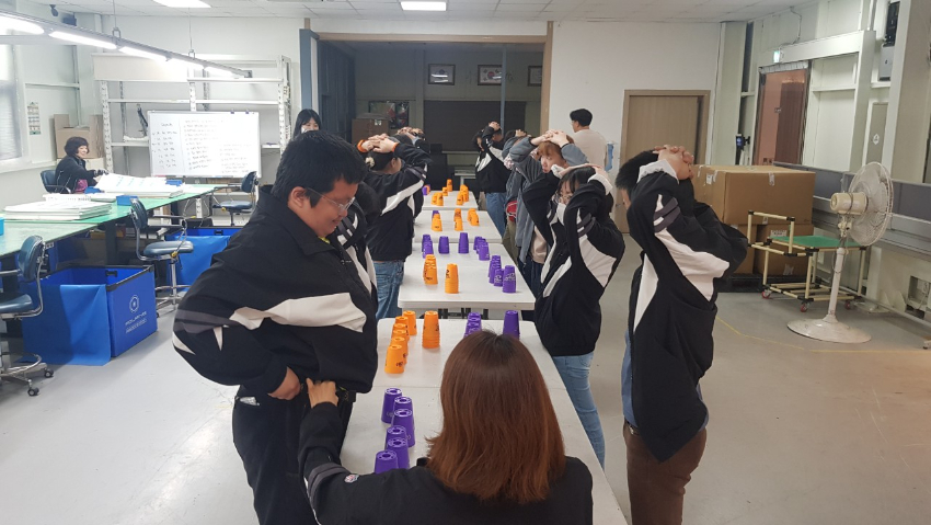 5-1. 장애인 재활작업장 성만원에서 열린 컵스태킹 교육 모습.jpg
