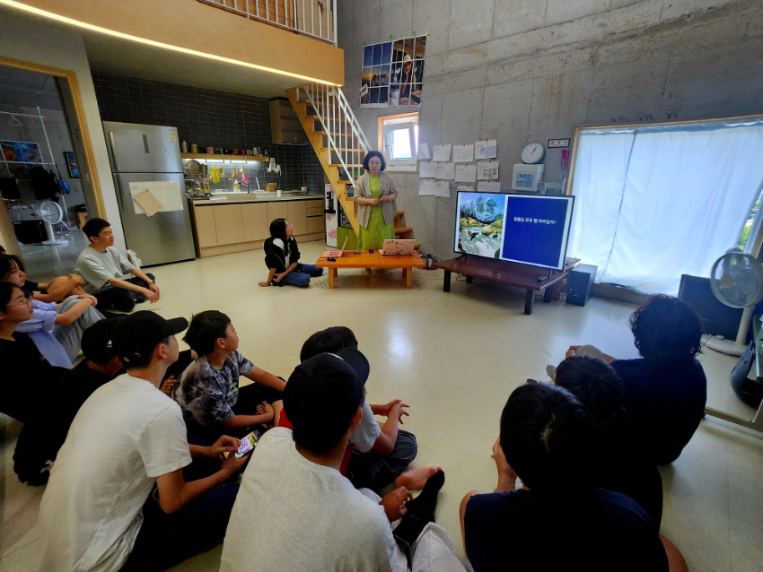 240529_경기의정부교육도서관__학교_밖_청소년_위한_독서문화_프로그램_확대_운영(사진_1).jpg
