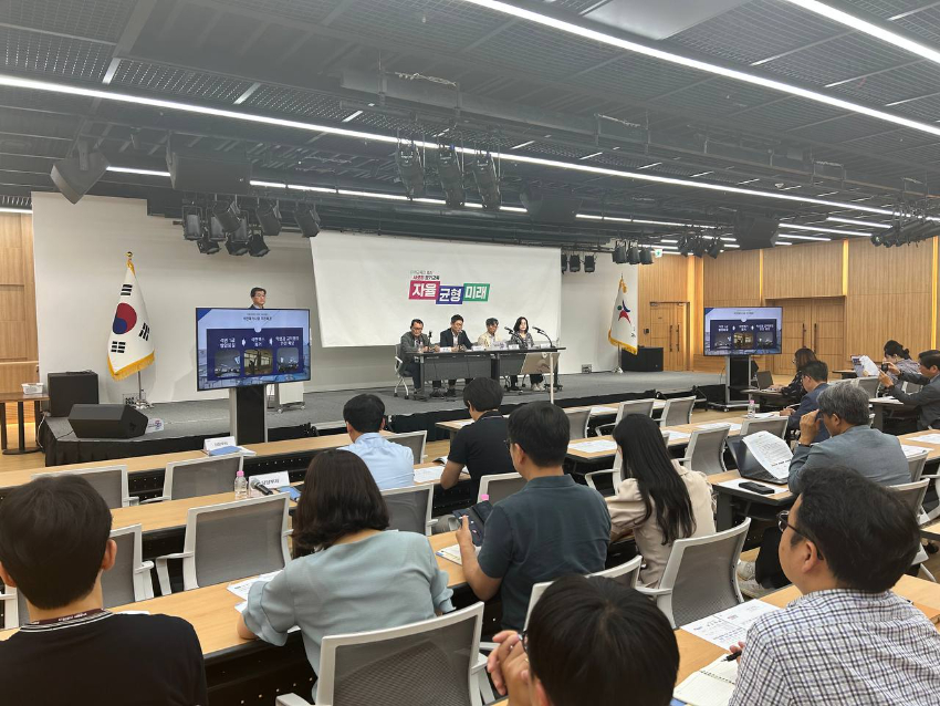 240613_경기도교육청__학교_석면_제거_2026년까지_완료한다_화재·지진_대비_사업도_조기_완수에_박차(사진3).jpg
