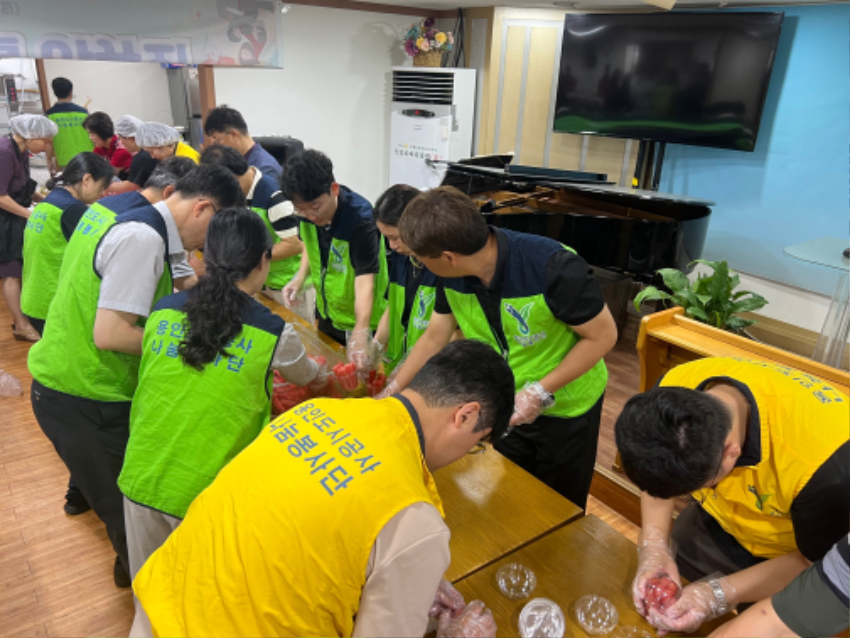 노사합동 삼계탕 나눔 봉사활동 사진2(240718).jpg