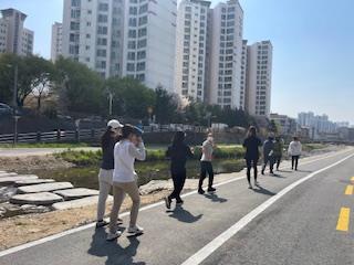 4-2. 용인특례시 처인구보건소가 진행하는 바르게걷기 운동교실.jpg