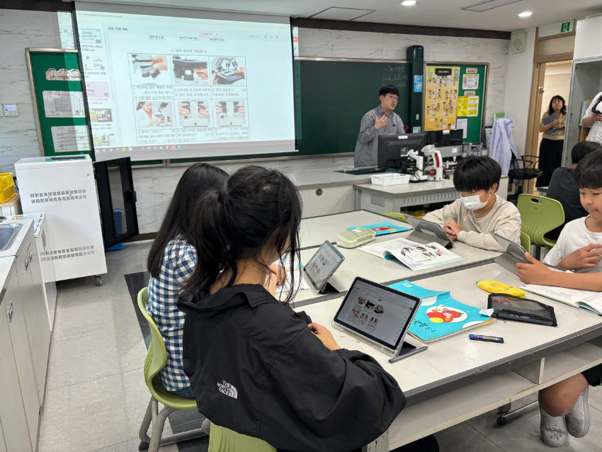 240829_경기도교육청_하이러닝__운영_1년_만에_97%_학교_활용_학생_맞춤형_수업에_제격(사진3)_하이러닝_활용_수업.jpg
