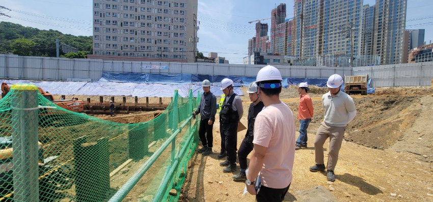 5. 용인특례시가 추석을 앞두고 지역 내 248곳 건설현장에서 임금체불 예방과 안전실태 점검을 한다.jpeg