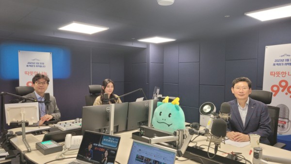 11. 이상일 용인특례시장이 4일 OBS 라디오에 출연해 대중교통 편의 증진 등 시의 계획을 밝혔다.jpg