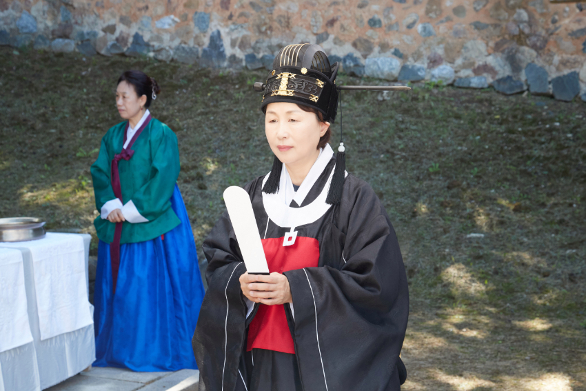20240930 용인특례시의회 유진선 의장, 용인향교 석전대제 초헌관으로 참여(3).jpg
