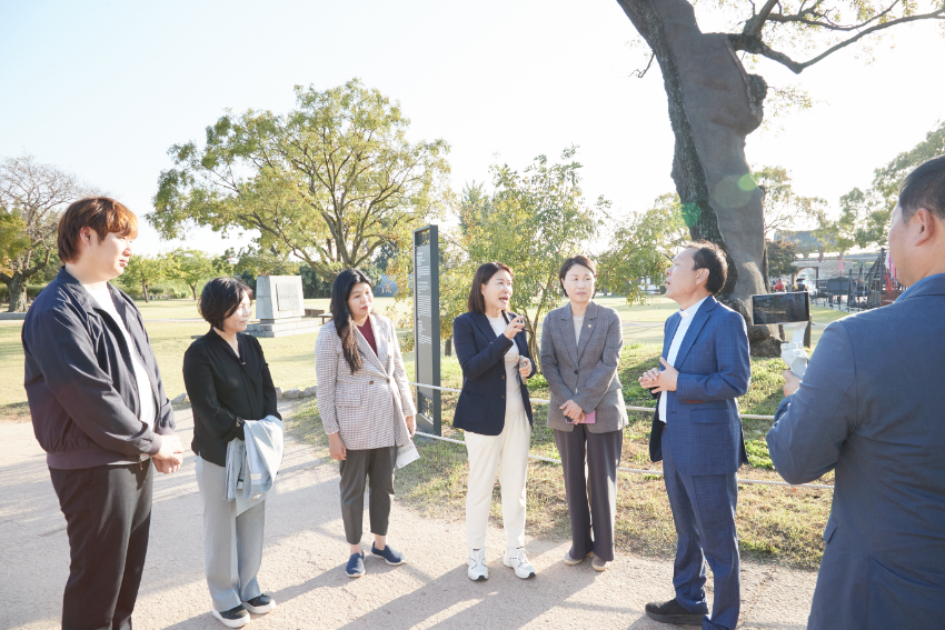 20241018 의원연구단체 용인, 역사종교문화 여행의 시작, 해미성지 등 벤치마킹(2)-해미읍성 (1).jpg