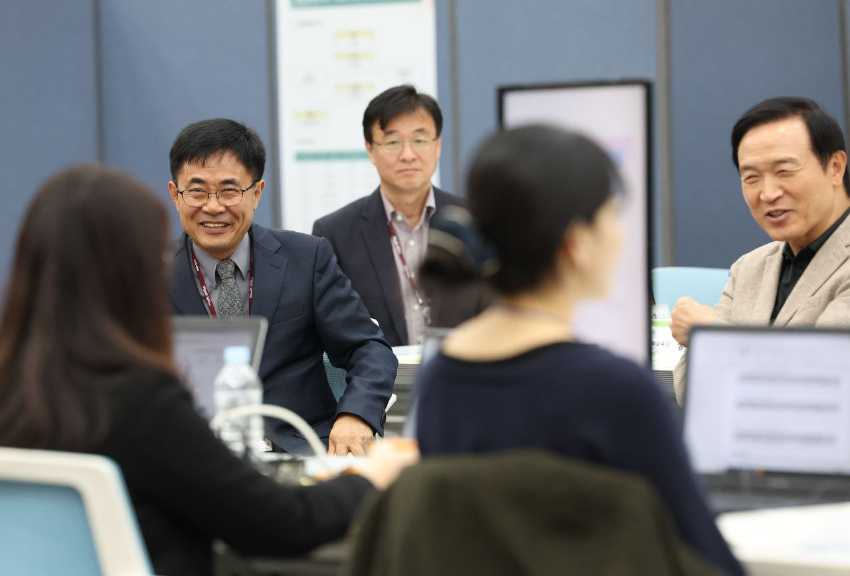 241114_임태희_교육감__“2025학년도_수능__학생_실력_다발휘할_수_있도록_끝까지_애써_주시길”(사진2).jpg