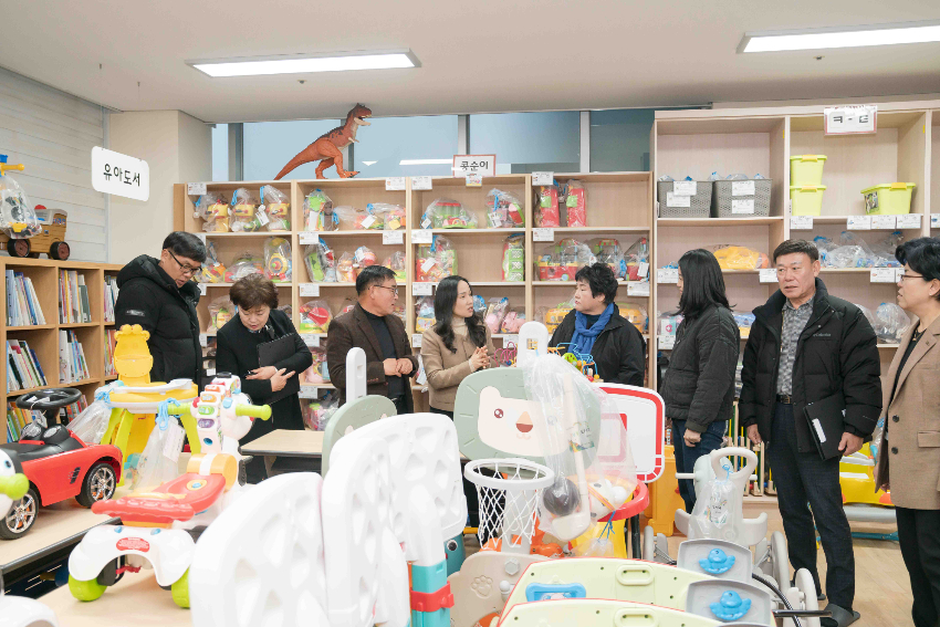 20241120 용인특례시의회 문화복지위원회, 행정사무감사 현지 확인(5)용인시육아종합지원센터.jpg