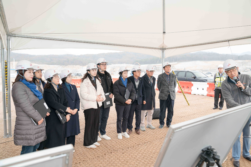 20241121 용인특례시의회 경제환경위원회, 행정사무감사 현지 확인(4)용인반도체클러스터 사업 현장.jpg