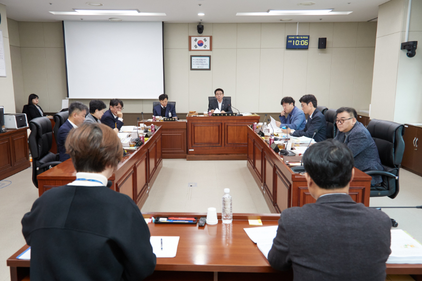 20241121 행정사무감사 3일차(3)-도시건설위원회.jpg