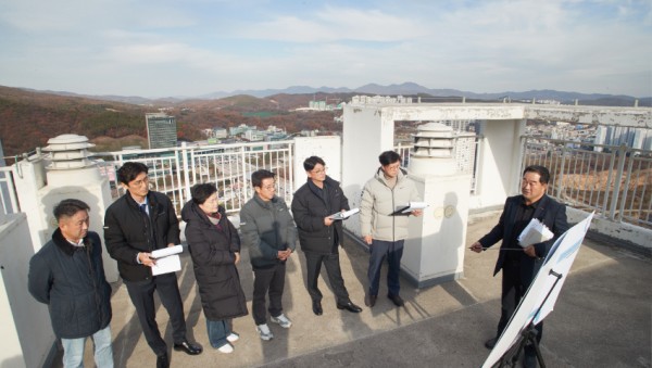 20241119 용인특례시의회 도시건설위원회, 행정사무감사 현지 확인(4)-삼가2지구 대체도로 개설 현장.jpg
