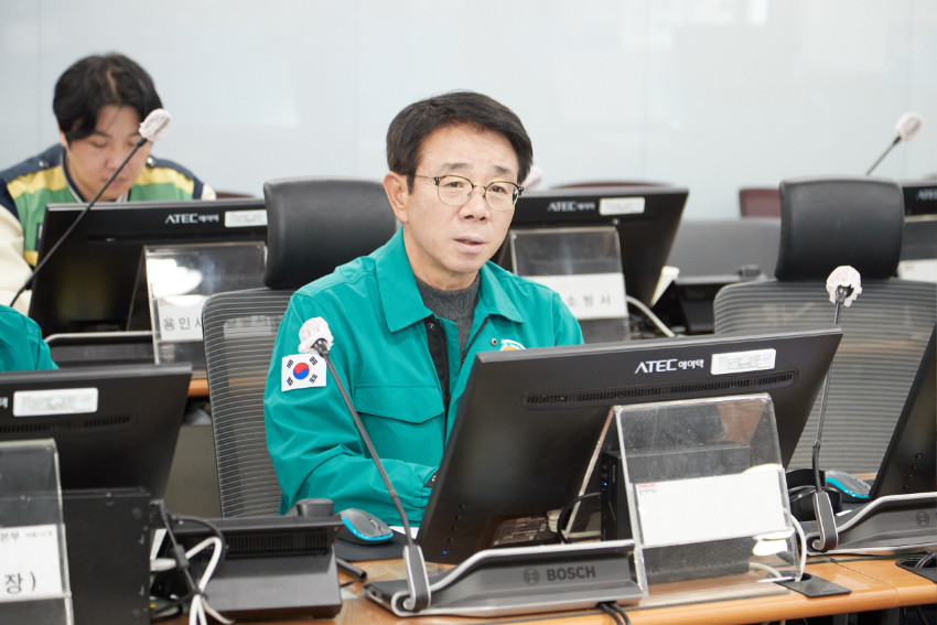 20241128 유진선 의장·이창식 부의장·김윤선 위원장, 재난안전상황실 찾아 폭설 피해 최소화 당부(4)-김윤선 위원장.jpg