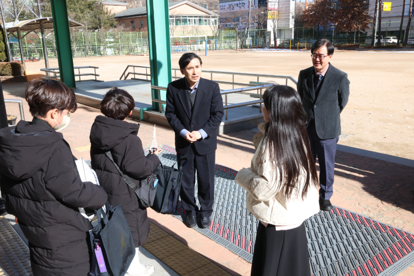 250213_경기도교육청__학생_안전_최우선_새_학기_늘봄학교_안전_촘촘히_살피다(사진1).JPG