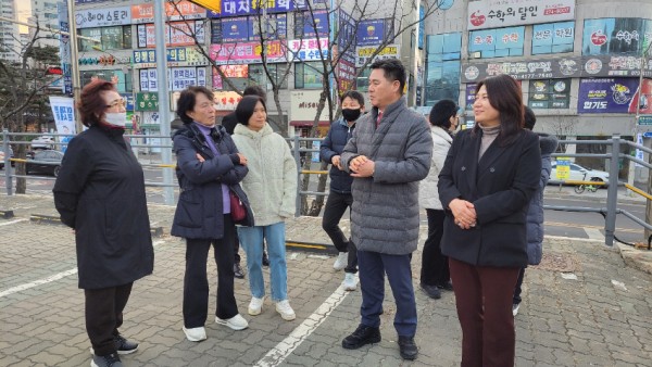 버스정류소 시설개선 관련 민원 청취 사진.jpg