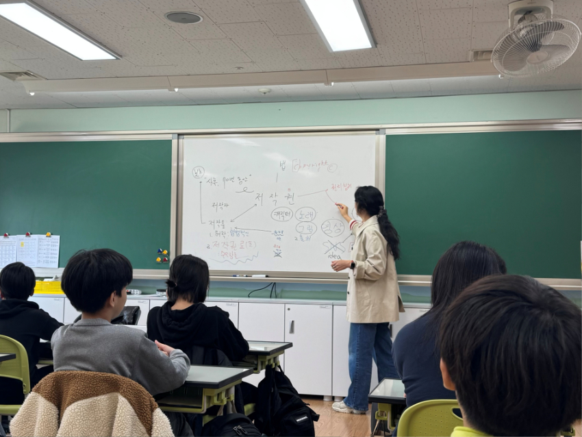 (20250407) 용인교육지원청 보도자료(용인 둔전제일초, 찾아가는 저작권 교육으로 저작권 인식 높여) 사진2.jpg