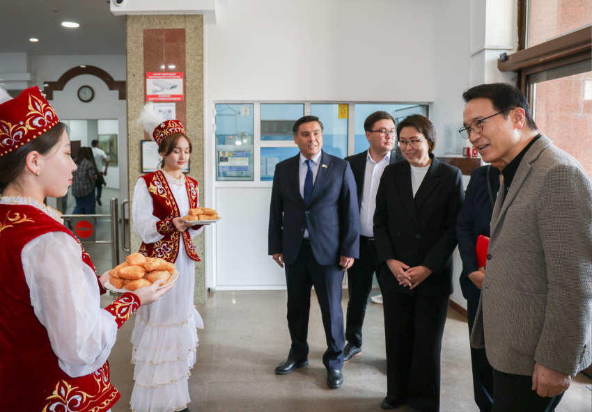 250423_임태희_경기도교육감_“한국어_능력__다문화가정_귀국_재외동포_학생의_인생_걸린_문제”(사진2).JPG