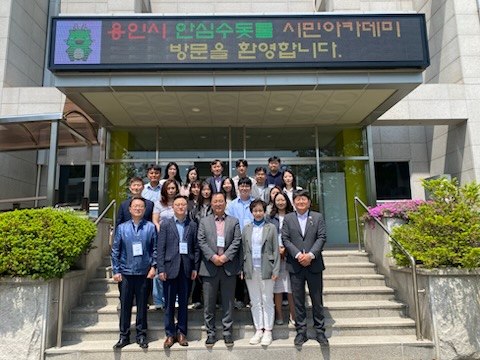 250515 9-2. 용인특례시의 '안심 수돗물 시민 공감 아카데미' 참가자들이 정수장을 방문해 수돗물의 정수과정을 체험했다..jpg