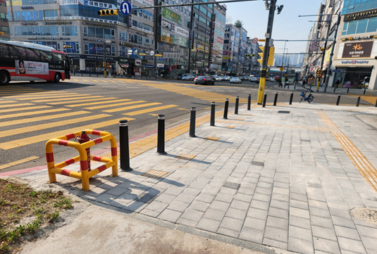 1-3. 용인특례시 수지구 내 주요 도로 보행 환경 개선 사진.png