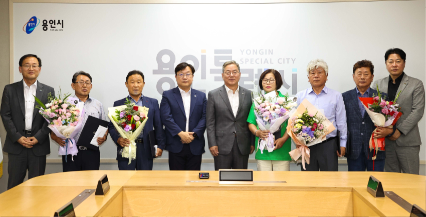 4. 23일 용인특례시에서 '2025년 상반기 영농폐기물 수거 경진대회' 시상식이 열렸다..jpg
