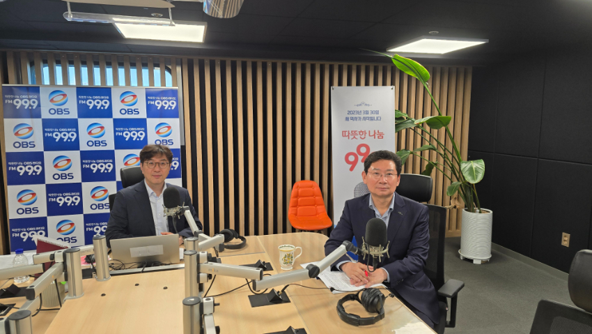 7. 이상일 용인특례시장은 14일 '최진만의 굿모닝 OBS'에 출연해 동용인IC 개통 계획 등 여러 현안을 설명했다.jpg