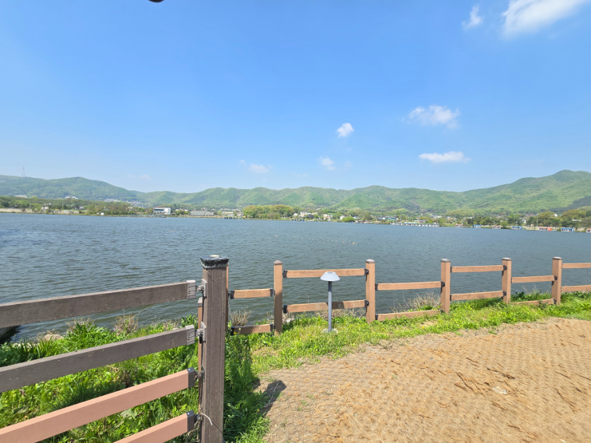 1-2. 용인특례시가 처인구 원삼면과 백암면의 핵심 수계인 '청미천' 수질개선 종합계획을 수립했다. 사진은 청미천의 최상류인 용담저수지 모습..jpg