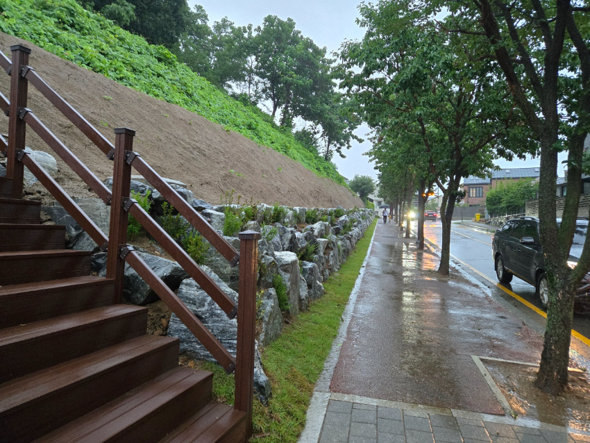 4-1. 지은근린공원 비탈면 공사 후 모습.jpeg