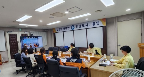 2. 용인특례시 추석연휴 긴급상황 응급진료체계 구축을 위한 회의 진행 모습.jpg