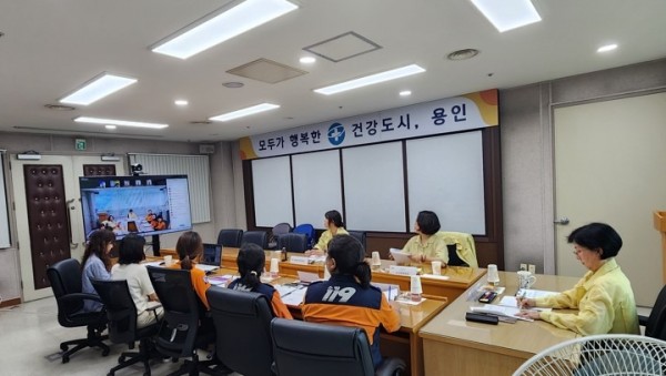 2. 용인특례시 추석연휴 긴급상황 응급진료체계 구축을 위한 회의 진행 모습.jpg