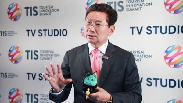 11-2. 23일 스페인 세비야 피베스(FIBES)에서 열린 TIS 2025에 참석한 이상일 시장이 인터뷰를 하고 있다.jpg