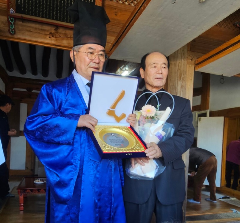 1764413678329 (1).jpg