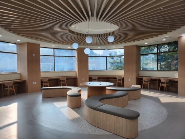 1-2. 구성도서관 라운지.jpg