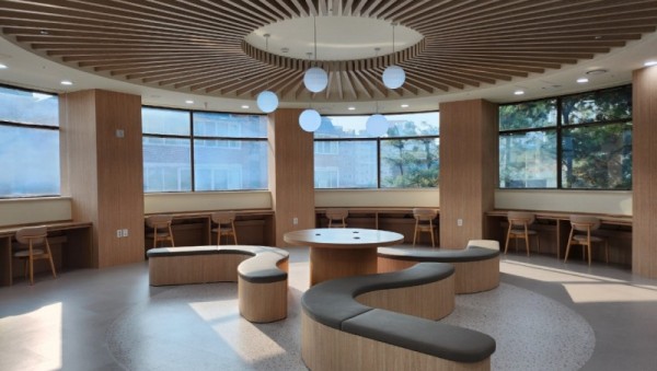 1-2. 구성도서관 라운지.jpg