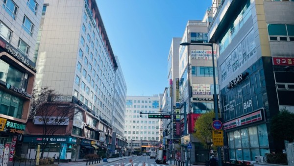 3. 광교상현역 온누리 골목형상점가 전경.jpg