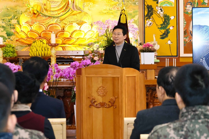 6-2. 14일 호국선봉사에서 이상일 시장이 축사를 하고 있다.jpg