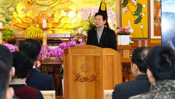 6-2. 14일 호국선봉사에서 이상일 시장이 축사를 하고 있다.jpg