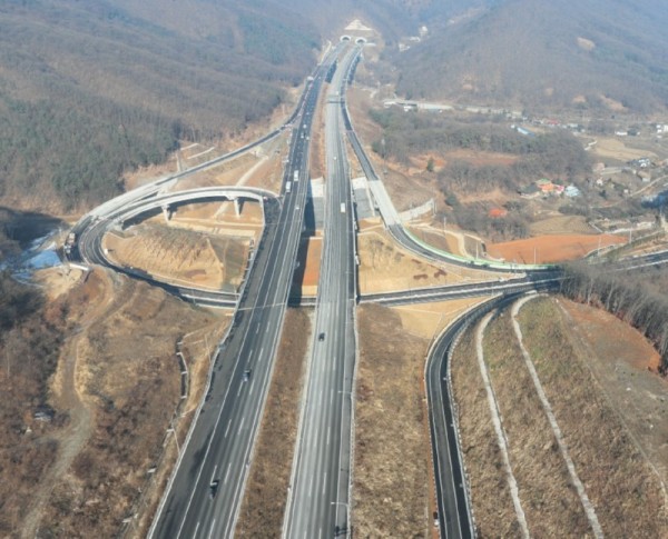 6-2. 남용인IC. 한국도로공사 제공.jpg